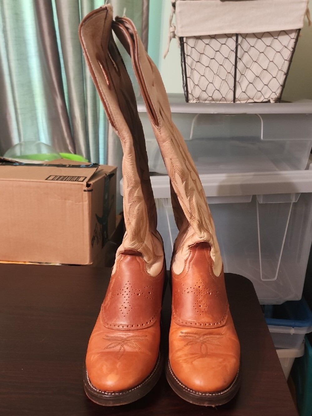 Tony Lama Pull-On Western Boots in Tan and Cream - Picture 2 of 4